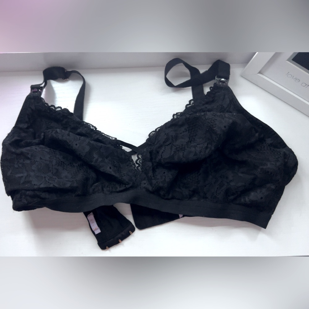 Savage X Fenty “Savage Not Sorry Lace Maternity Bralette.” Nursing Bra. Rihanna.